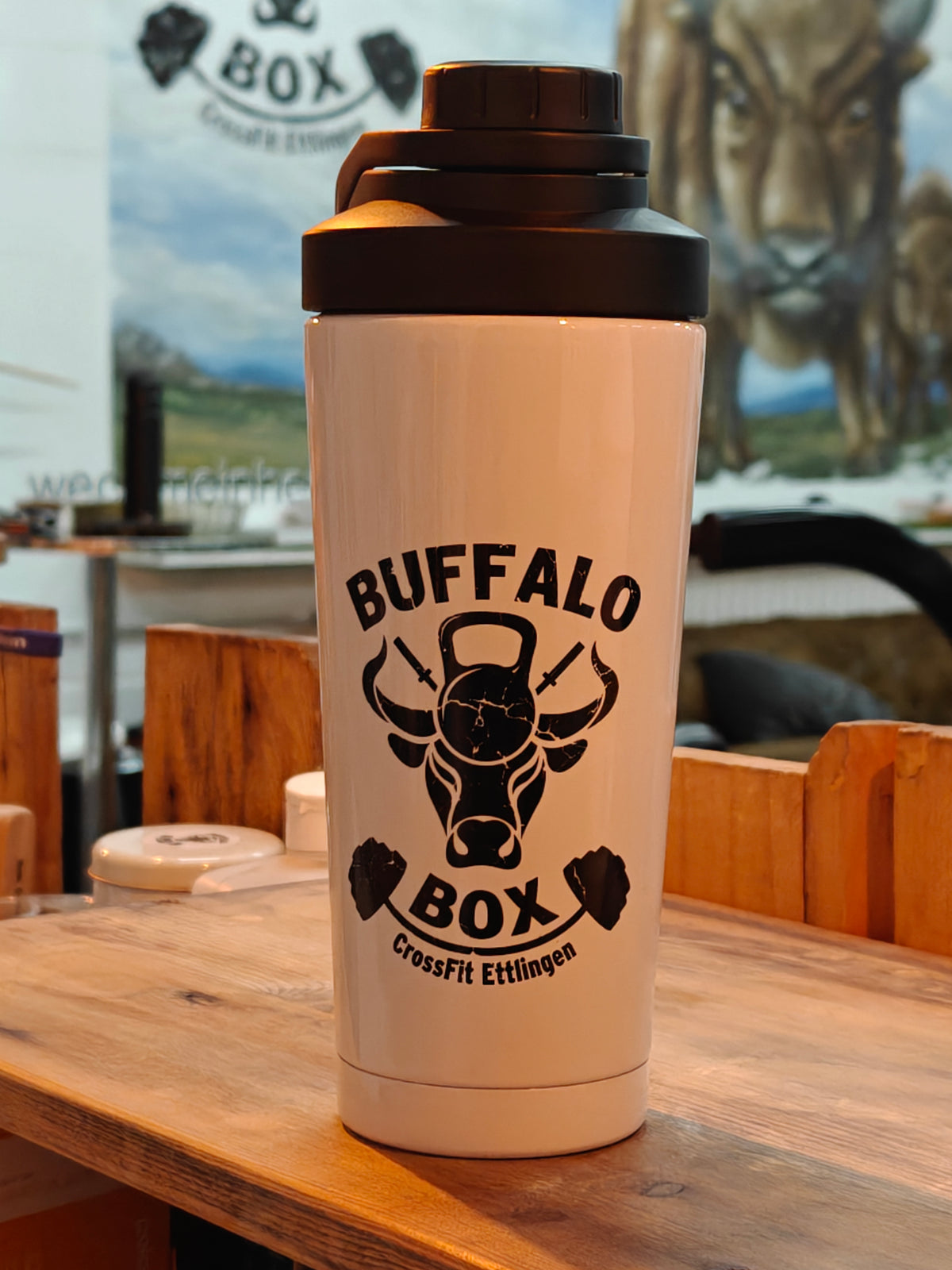 Buffalo - Shaker Weiss mit Print 700ml